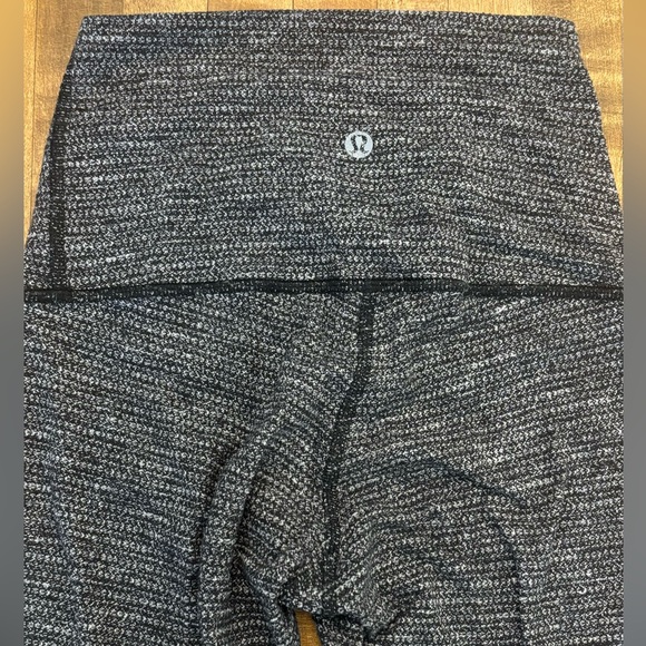 Lululemon Align 28” high rise leggings size 4 - Picture 3 of 3
